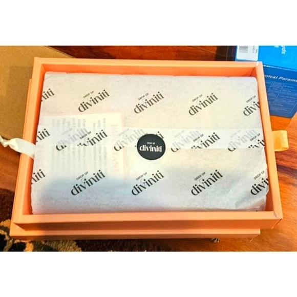 Heart Weighted Eye Mask for Sleeping - Picture 2 of 9